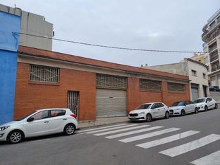 Rent Industrial building in Poble Nou. Local en alquiler