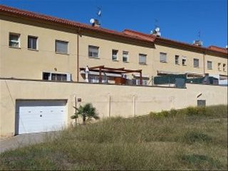 Casa  Carrer llobregat. Per entrar a viure