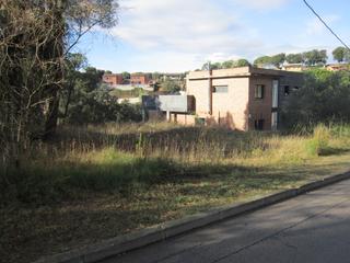Terrain résidentiel à Carrer conca de barberà 13. Amplia y soleada parcela