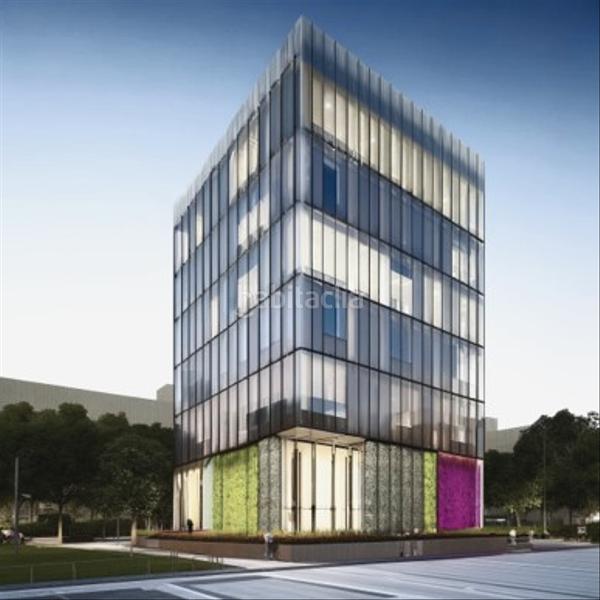 Foto 3a184816-4ce1-44ac-9811-1ce64976b59f. Solar industrial a Provençals del Poblenou Barcelona