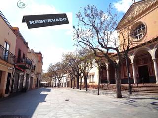 Àtic  Carrer de sant joan. Atico con terraza a nivel en zona casco antiguo
