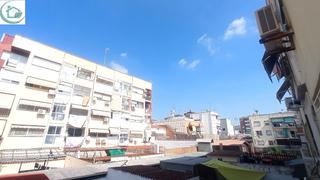 Pis  Carrer de salvador baroné. 4 habitaciones+ascensor+balcón+opcion plaza de parquing en ubica