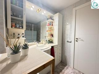 Piso  Carrer de salvador baroné. Ascensor+4 hab.+balcón+opcion plaza parquing