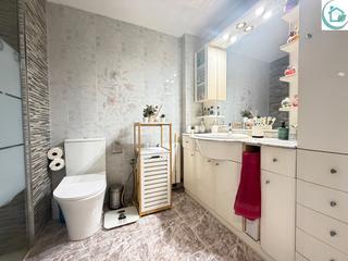 Pis  Carrer de salvador baroné. Especial black friday - 4 hab.+ascensor+balcón+opcion alquiler p