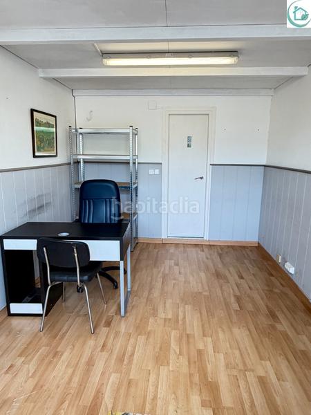 Foto 1b0c2182-71ea-4a9b-9888-dcd421bd27c2. Alquiler local comercial local diafano y soleado en zona siglo xxi en Viladecans