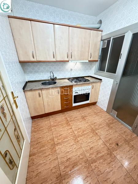 Foto 151a5b46-da20-4138-a3b1-90c6b3557c04. Piso oferta fin de año - finca con ascensor proxima a rambla modolell en Viladecans