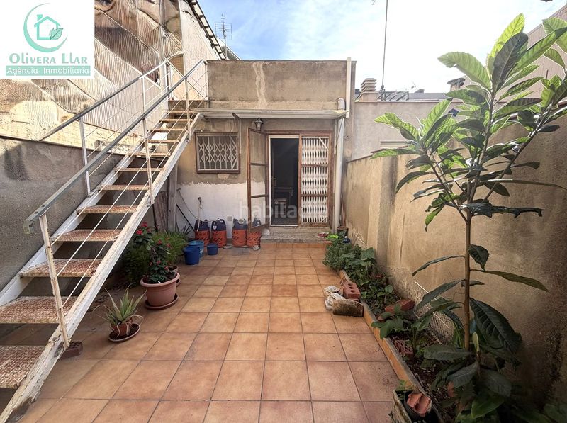 Foto 0f4d228a-e792-49ee-955c-e92735d259d0. Casa adossada a Centre Viladecans