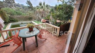 Casa adossada a Les Martines. Chalet independiente en les martines