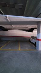 Aparcament cotxe a Anna Frank