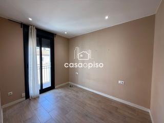 Maison jumelée  Comte borrell. Casa adosada en ca naurell, 3 dormitorios y 2 baños. buen estado