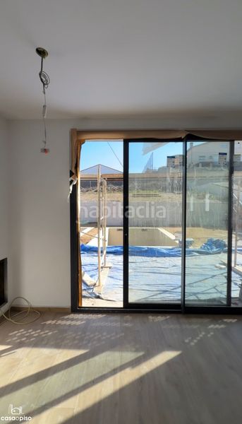 Foto 88cca271-4a6e-4874-82c1-21a5db02eb9f. Casa adossada amb calefacció piscina a Can Parellada Terrassa