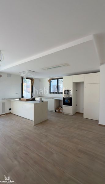 Foto c20b68bb-1b9c-4100-ba71-0b7752ca0780. Casa adossada amb calefacció piscina a Can Parellada Terrassa