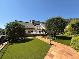 Casa  Carrer de mas sallés. Exclusiva casa en matadepera espacio, confort y vistas espectacu