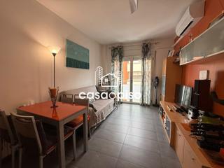 Appartement à Ca n'Anglada. Acogedor piso seminuevo en ca nanglada con mucha luz, cocina ame