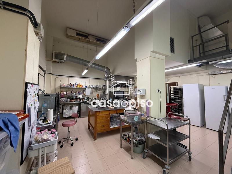 Foto c98ed99a-456f-47d2-ae4b-5bff610c1bfd. Lloguer local comercial a Barri del Centre Terrassa