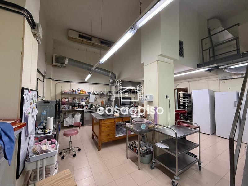 Foto de09b776-0767-4c93-adfe-3e89fe81b05d. Lloguer local comercial a Barri del Centre Terrassa