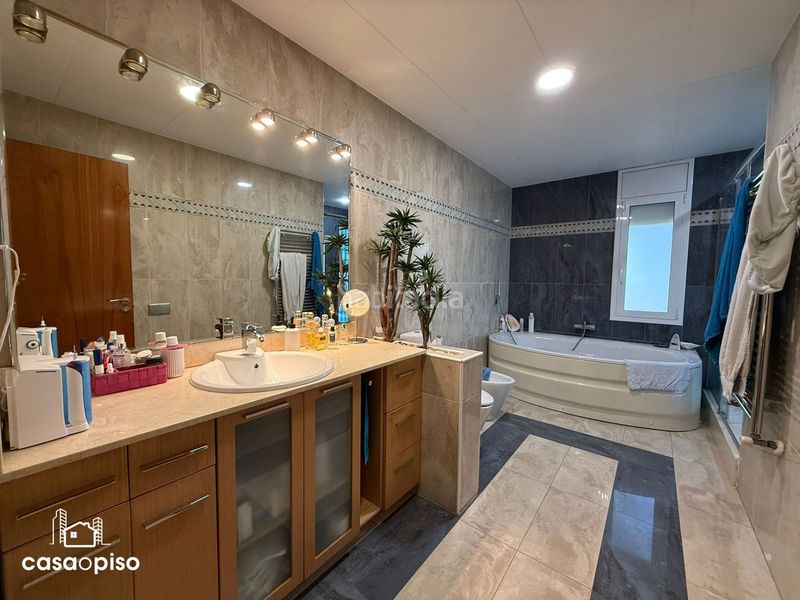 Foto 5301b290-8cd4-4380-a09e-4079adf089ea. Casa amb calefacció a Castellarnau Sabadell