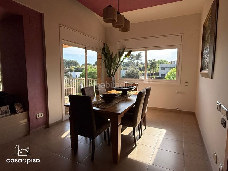 Foto 8831c2e4-dc4a-4f75-9c51-8494559c7803. Casa amb calefacció a Castellarnau Sabadell