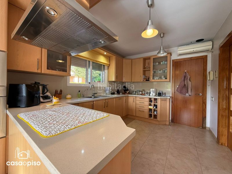 Foto ad01c11f-f301-42a1-be81-e054762b435e. Casa amb calefacció a Castellarnau Sabadell