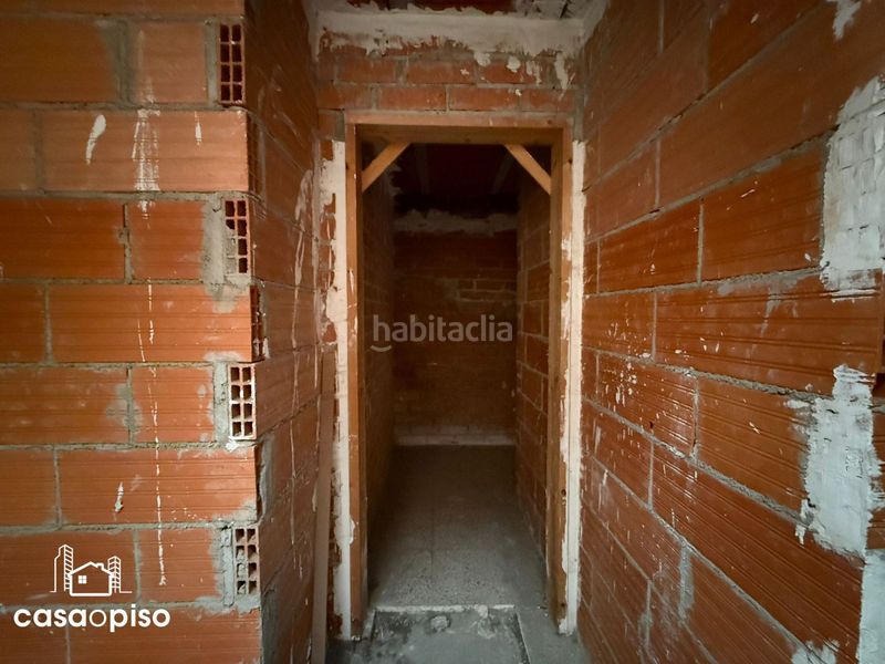 Foto b2ac0486-ceeb-40ff-a082-670a523d189c. Casa adossada amb aparcament a Can Palet Terrassa