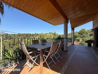 Casa  Anuar el sadat. Vive a lo grande en castellnou   366 m  piscina privada