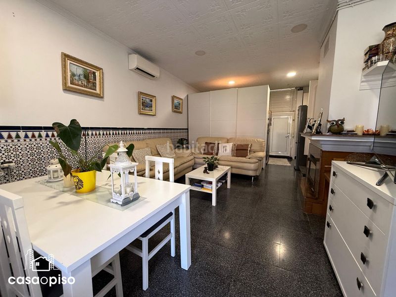 Foto bf82666b-cd99-4176-817e-8a070455cd2f. Casa adossada amb calefacció a Polinyà