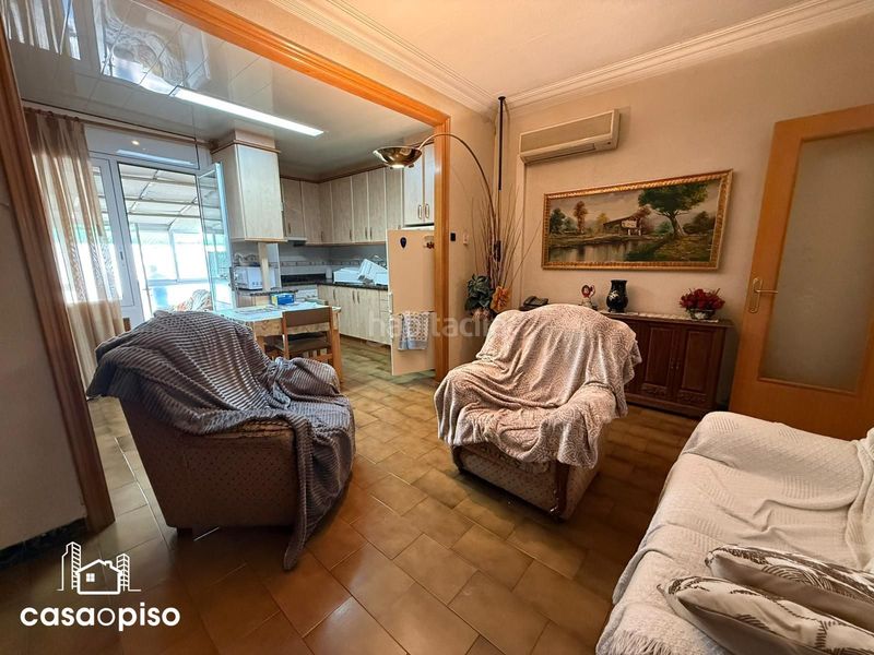 Foto ce98abf7-92cd-44c4-b287-e710f864b3c1. Casa adossada amb calefacció a Ca n'Aurell Terrassa