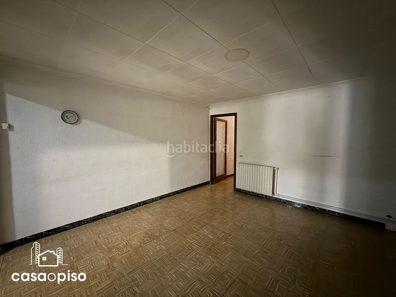 Foto b02e0e60-9791-41c0-85a5-80b4dff70e09. Casa adossada amb calefacció a Roc Blanc Terrassa