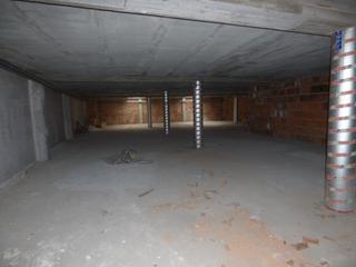 Location Local commercial à Barri Antic. Local de 330m2 en alquiler en el centro de manresa diáfano