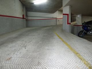 Parking coche en Font dels Capellans - Sagrada Familia. Plaza de aparcamiento en venta en zona de oms i de prat (manresa