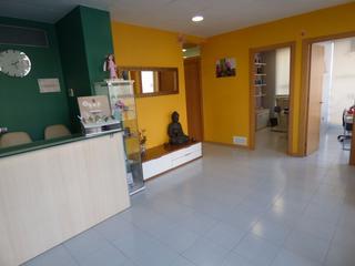 Local Comercial a Font dels Capellans - Sagrada Familia. Local en venta en la font dels capellans de manresa