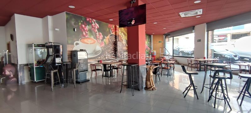 Foto 742c7600-26b1-403c-8ecf-7afb440d80a6. Traspaso local comercial oportunidad de negocio en pleno funcionamiento en Manresa