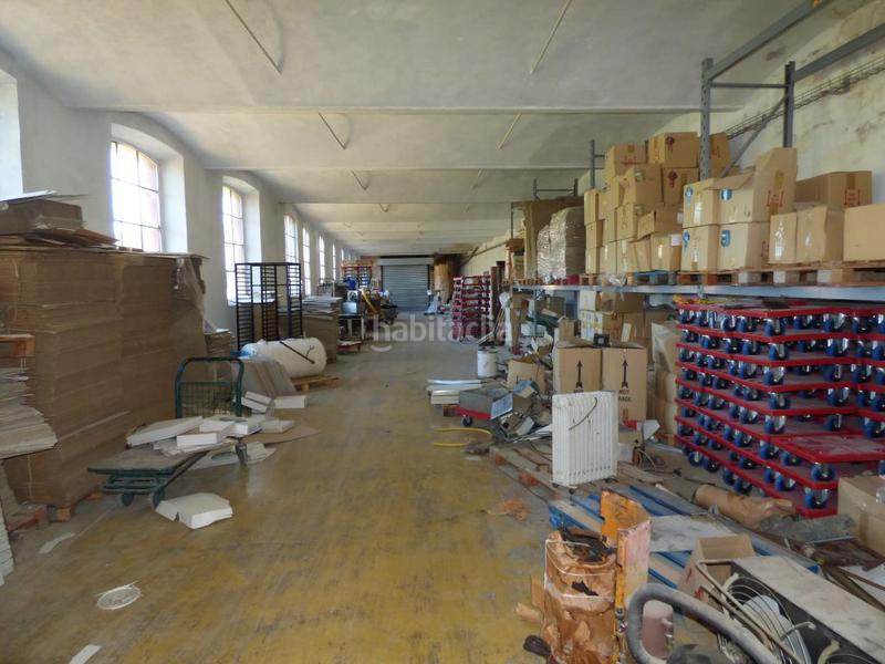 Foto 311cfec1-8d73-48ce-b6c1-1ba104b57470. Fabrikhalle in Navàs