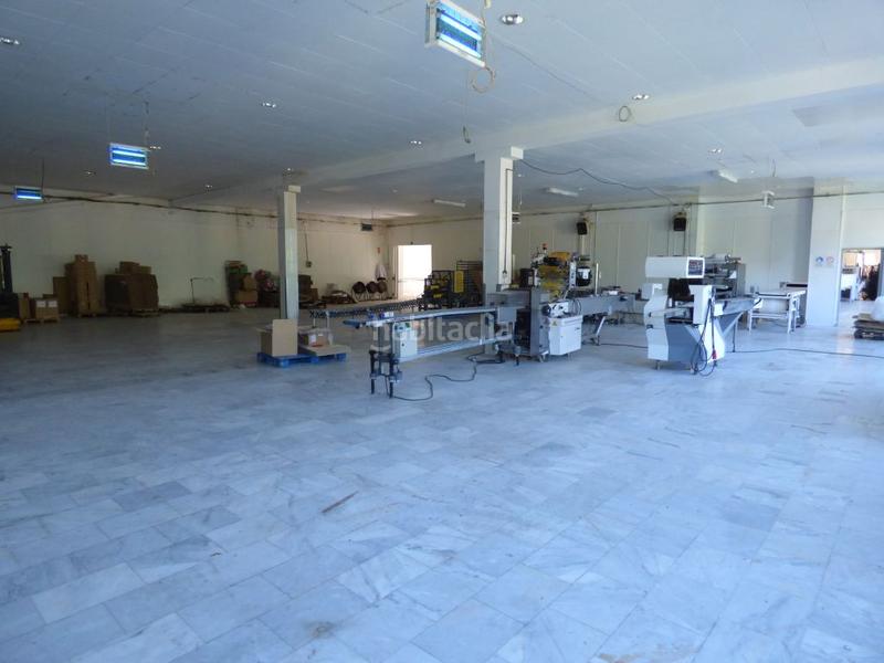 Foto 5ee46b0c-ae34-48b2-8802-b50984d91784. Fabrikhalle in Navàs