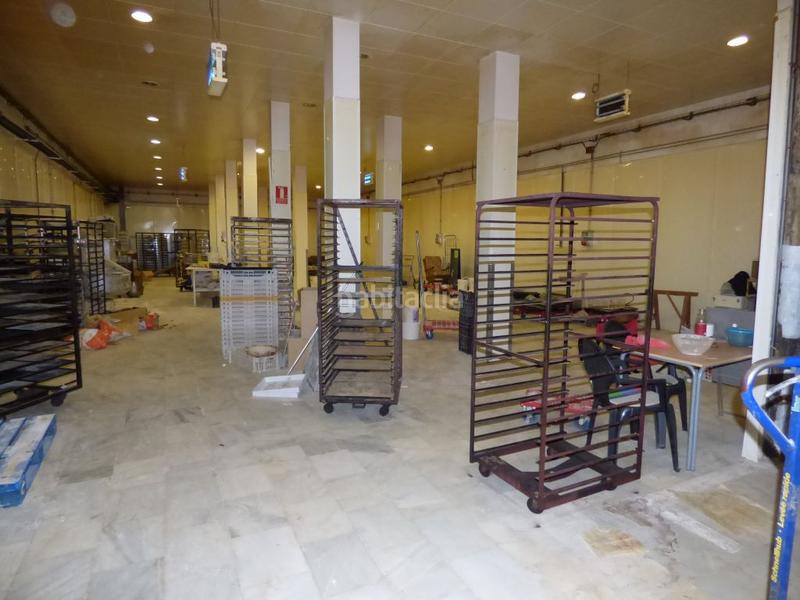 Foto 6c4b2d8b-bbe3-441f-8ea0-972191f14dac. Fabrikhalle in Navàs