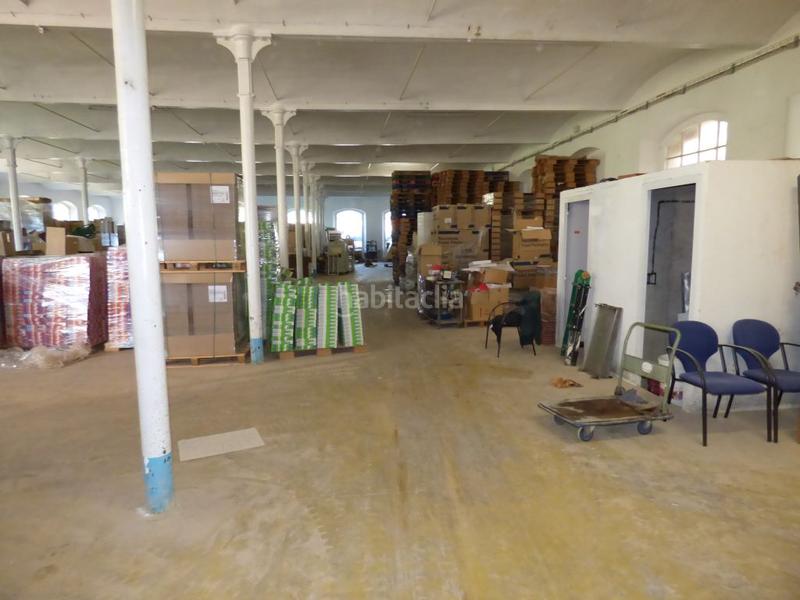 Foto 9ba2e59a-e166-40b1-b669-1a39ce6c623a. Fabrikhalle in Navàs