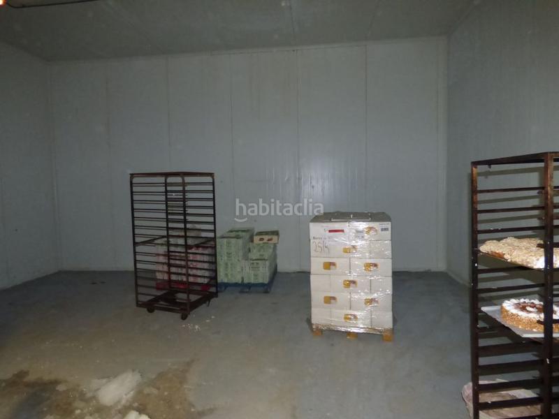 Foto b20201b2-16e7-4e53-b8d0-ab343f5d5c3f. Fabrikhalle in Navàs