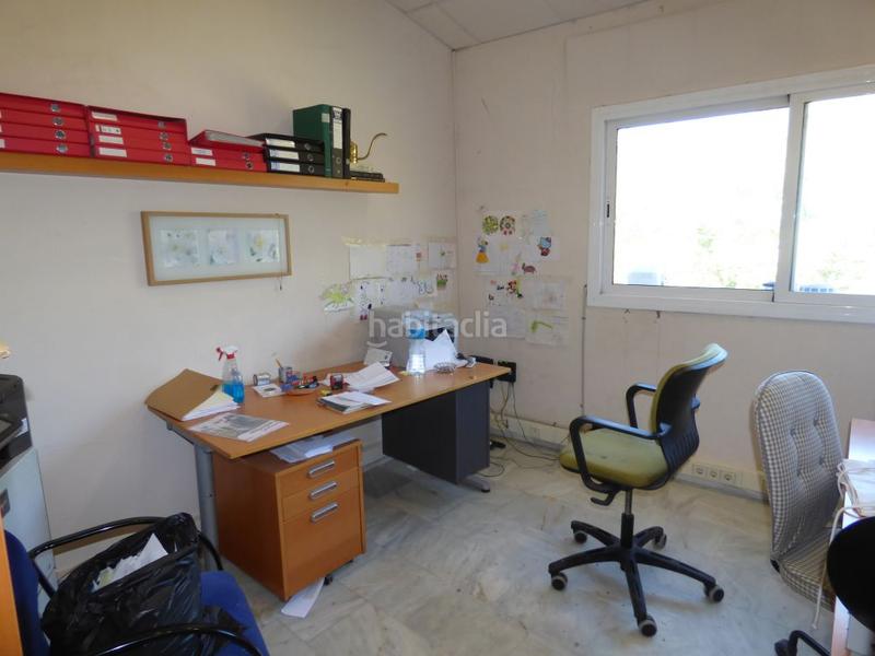 Foto e8d9bcbd-1f8d-4866-b5ed-7b4f080380a0. Fabrikhalle in Navàs