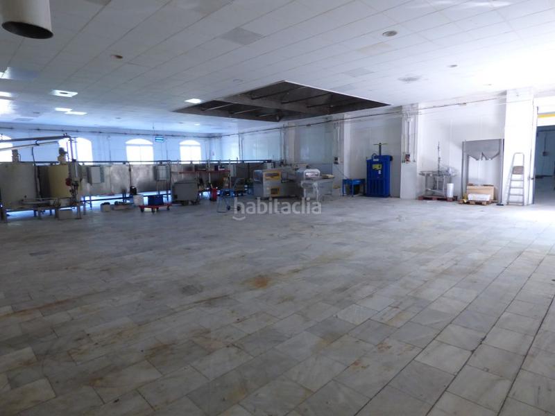 Foto f0beffd0-2c1d-4424-84f1-106da47055b3. Fabrikhalle in Navàs