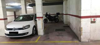 Aparcament cotxe  Llevant. Ganga! parking para coche mediano en la font dels capellans