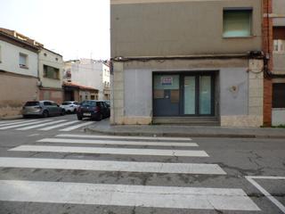 Lloguer Local Comercial a Bases de Manresa - Carretera de Santpedor. Local comercial esquinero en la carretera de santpedor
