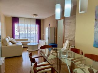 Appartement dans Font dels Capellans - Sagrada Familia. Piso seminuevo en venta en sagrada familia con  3 hab. parking i