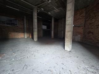 Lloguer Local Comercial a Plaça Catalunya. Local  garaje de 200 m2 aprox. en la plaza catalunya de manresa