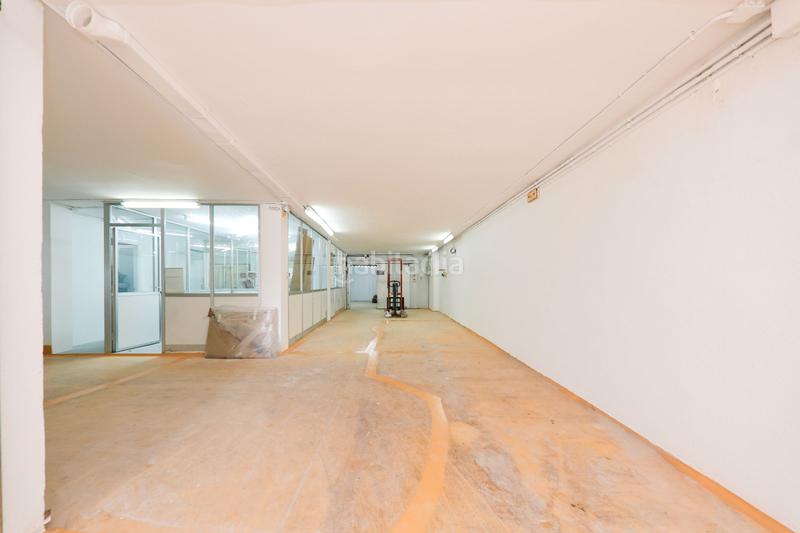 Foto 17c063db-a516-46e6-ba35-33dd93e72200. Local comercial a Sant Climent de Llobregat