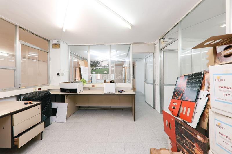 Foto a2e32c97-b98a-4579-b673-9237cd9006bc. Local comercial a Sant Climent de Llobregat