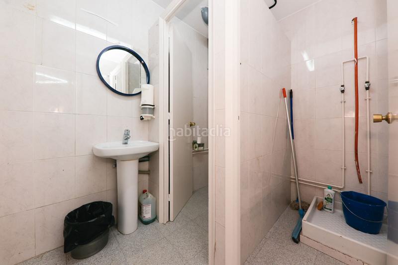 Foto a4d4af46-eb8f-4ece-885f-a4b1bc9ed971. Local comercial a Sant Climent de Llobregat