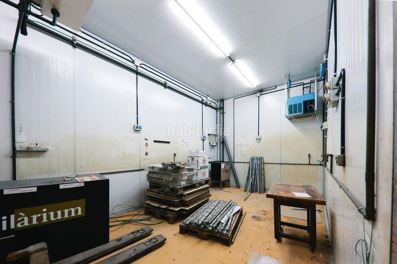 Foto d2735ddd-9d1a-4496-b12b-4b822fb37a0d. Local comercial a Sant Climent de Llobregat