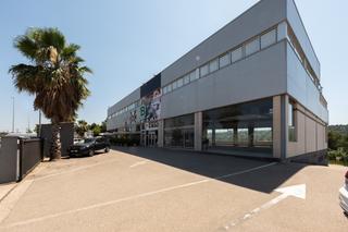 Edifici  Carrer de can vinyals. ¡inversión de impacto, edificio comercial de alta rentabilidad e