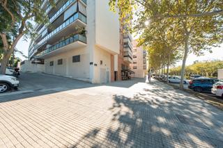 Business premise  Avinguda de la fraternitat. Gran local con altillo en viladecans. ¡189m2 para crear!