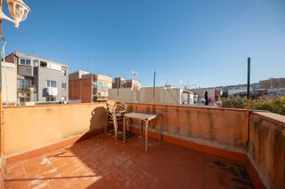 tic  Passatge de les delcies. Vivienda reformada con terraza a nivel de 12 m2 en zona gavarra